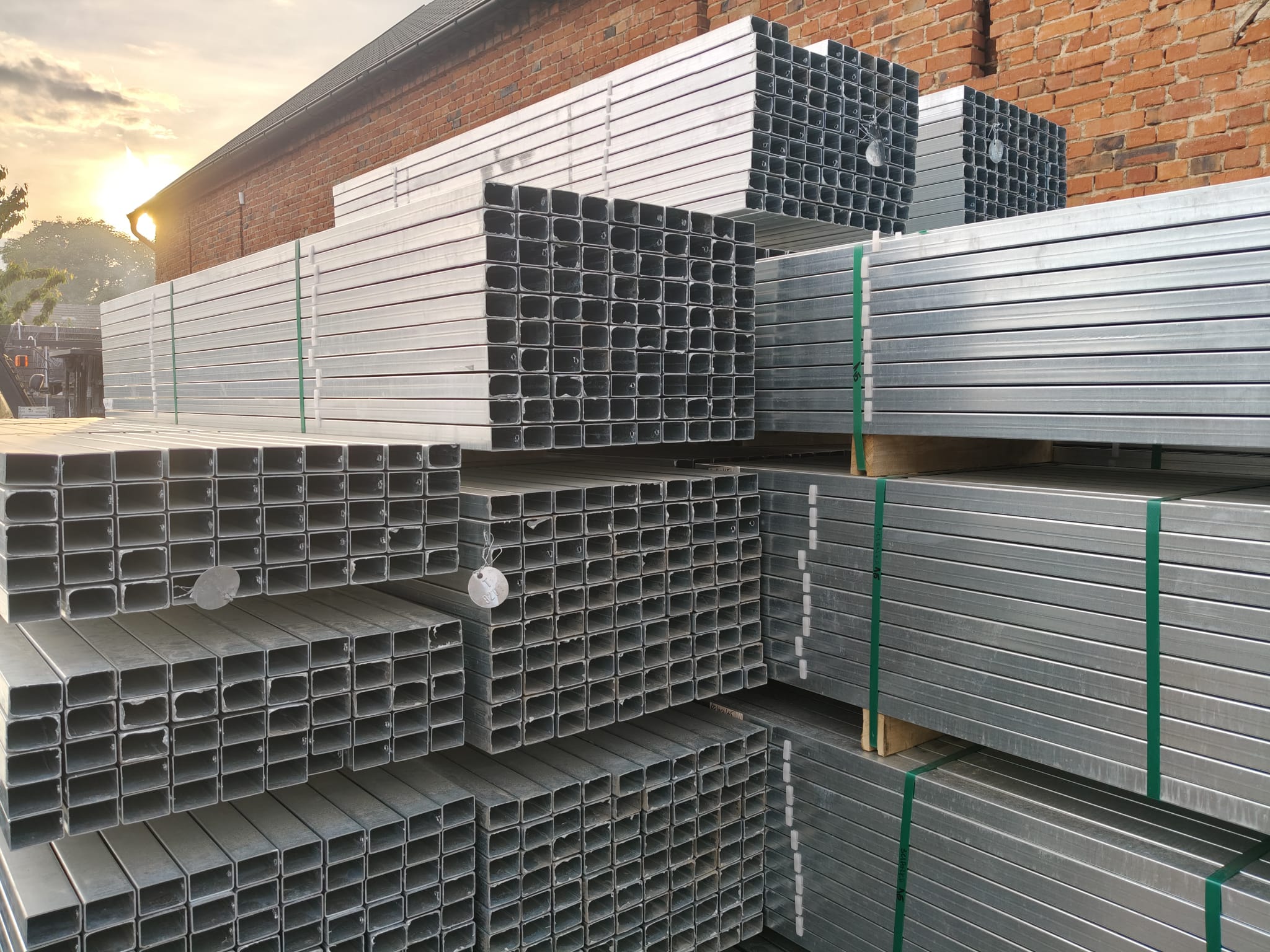 Słupki ogrodzeniowe